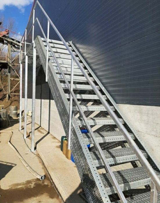 Scară zincată profesionala