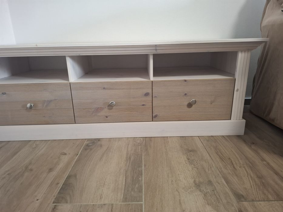 Comoda cu sertare din lemn masiv