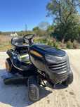 Tractoras de tuns iarba