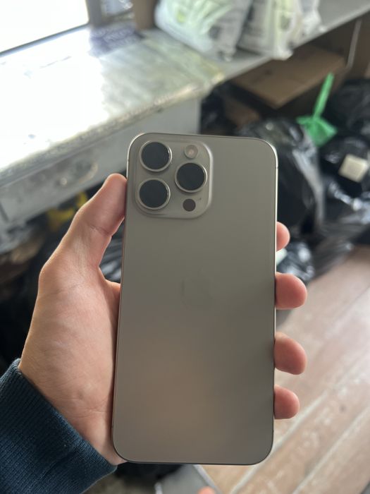 IPhone 15 pro max natural titanium