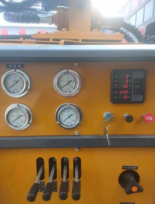 Instalatie Foraj 150-200-250 M NOI cu prajini si sape nou