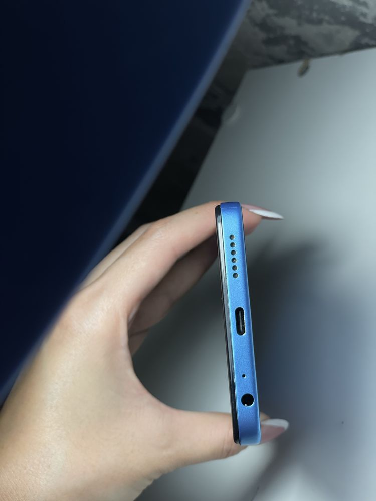 Продам телефон Tecno Spark 10 8/128