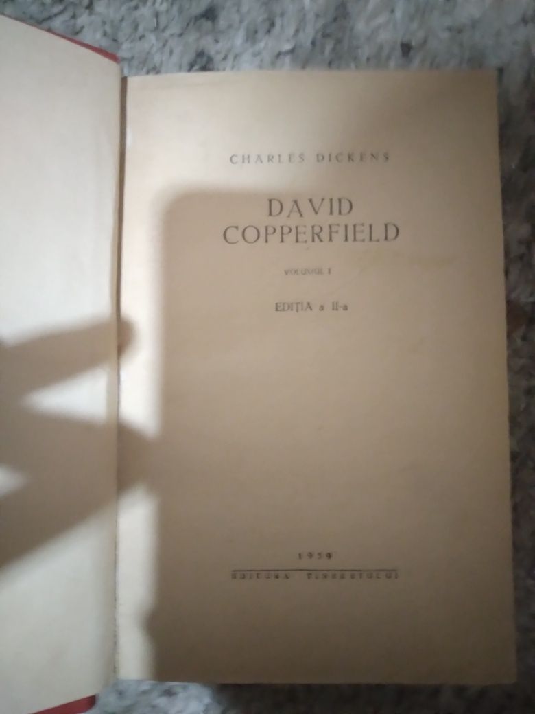 Vand carte cu David Cooperfied