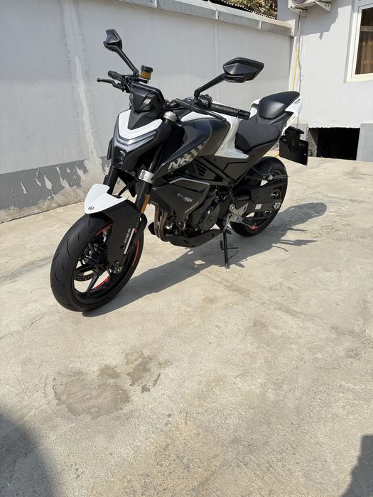 Мотоцикл модель cf moto nk 450 500 куб почти новый пробег 1000 км