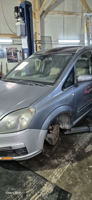 Dezmembram Opel Zafira B