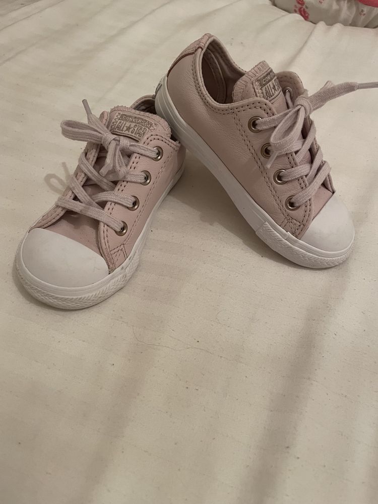 Converse roz pal din piele naturala marimea 24