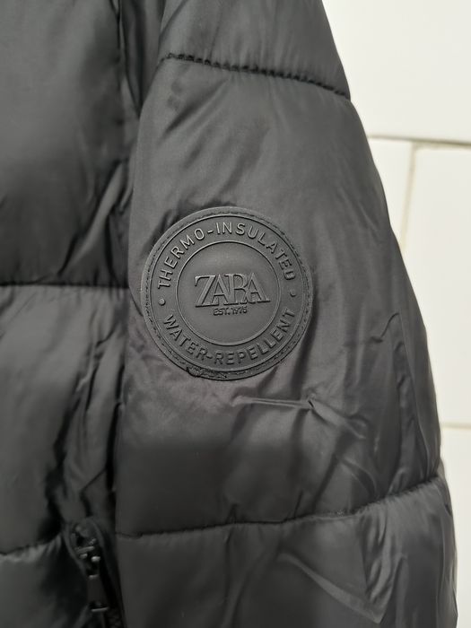 Geaca faș marca ZARA mărime M culoare neagra