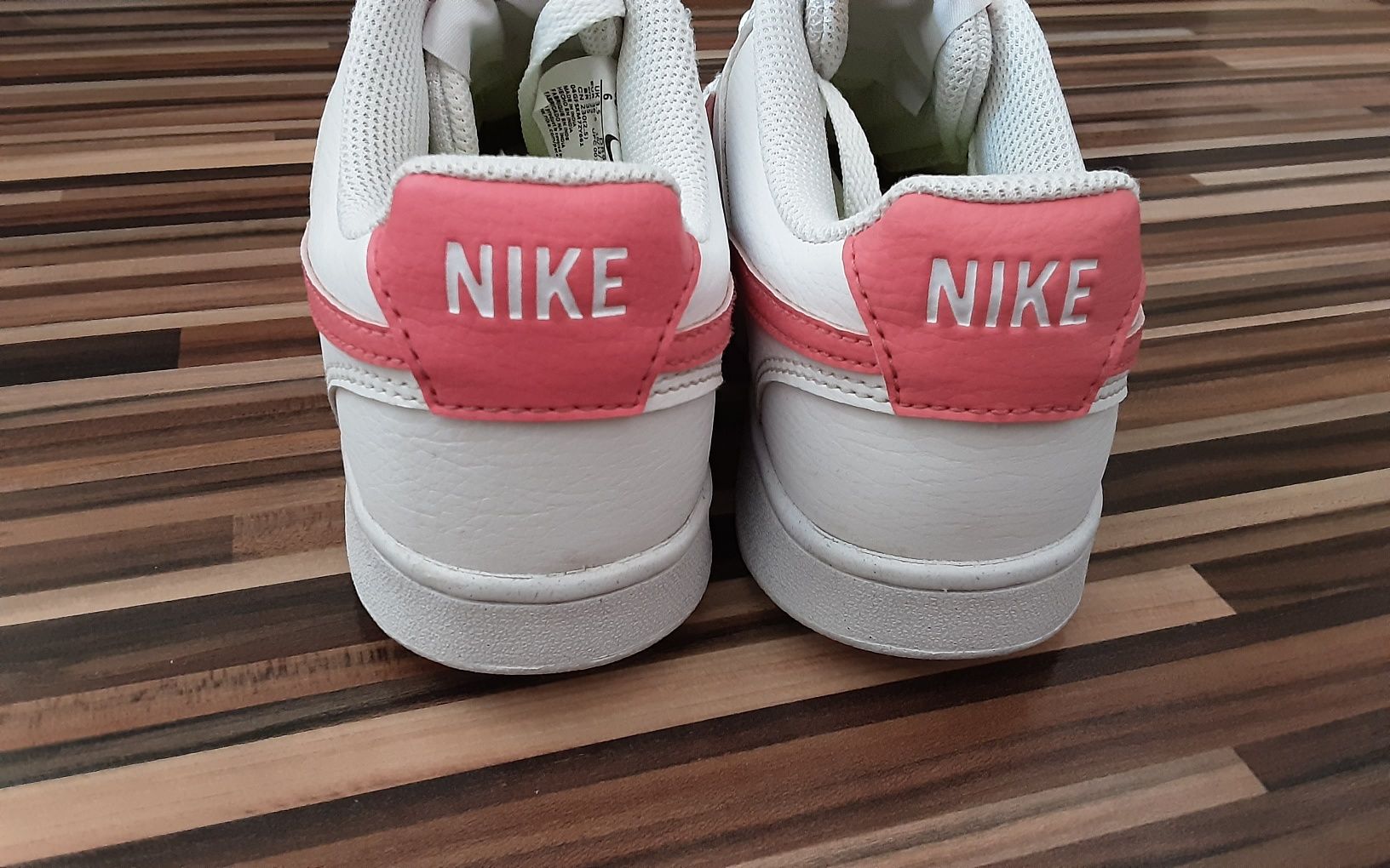 Н.36,5  NIKE court vision оригинални маратонки