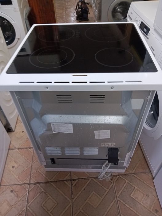 Свободно стояща печка скерамичен плот Gorenje с 2 години гаранция!