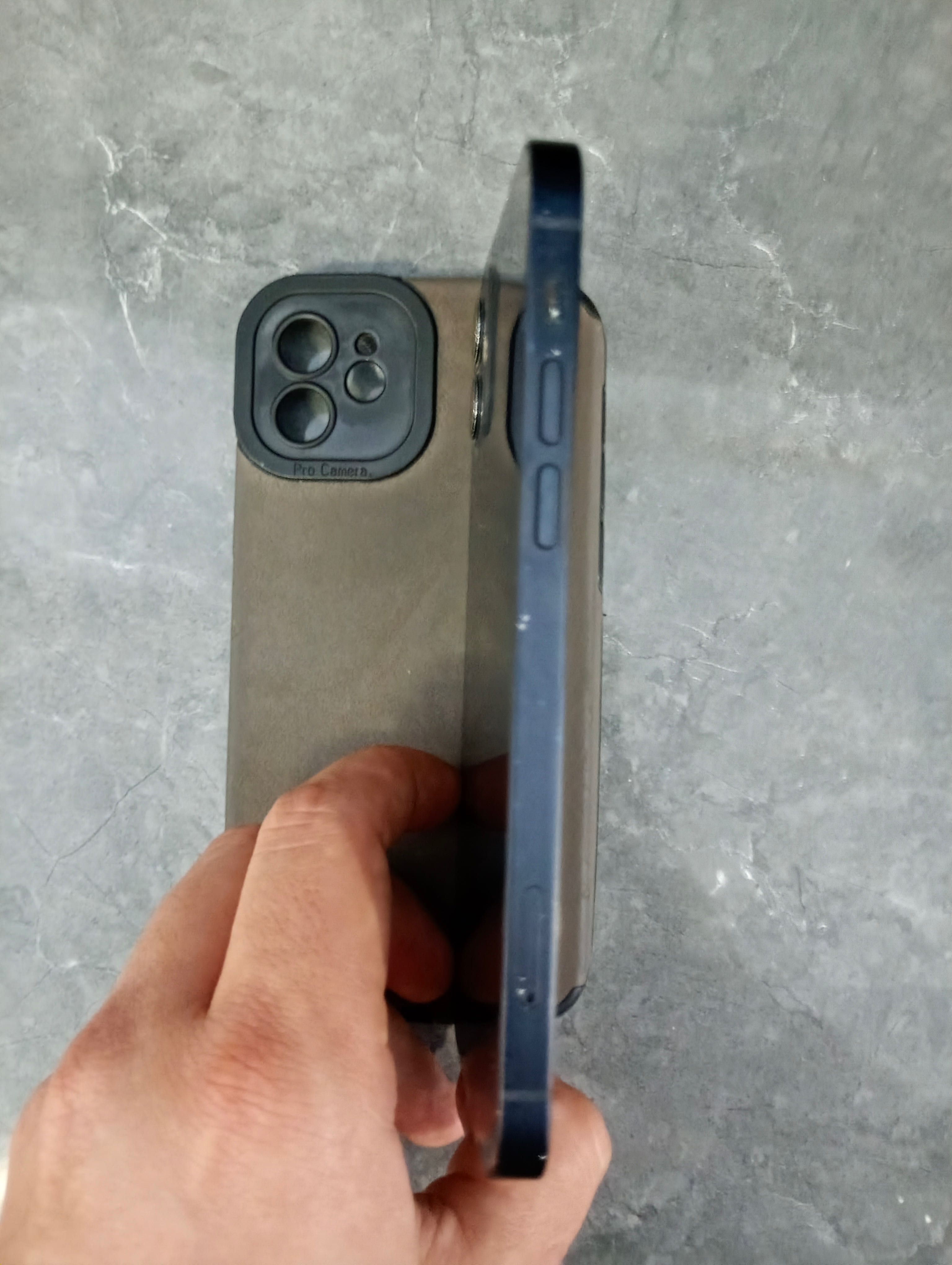 iPhone 12 Black 64GB – Отлично състояние, батерия 100%