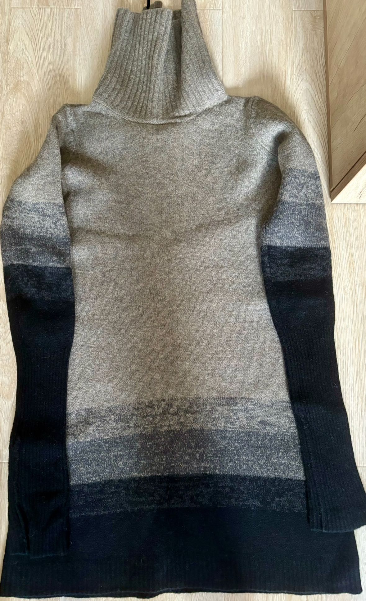 Vând rochie 100%lana