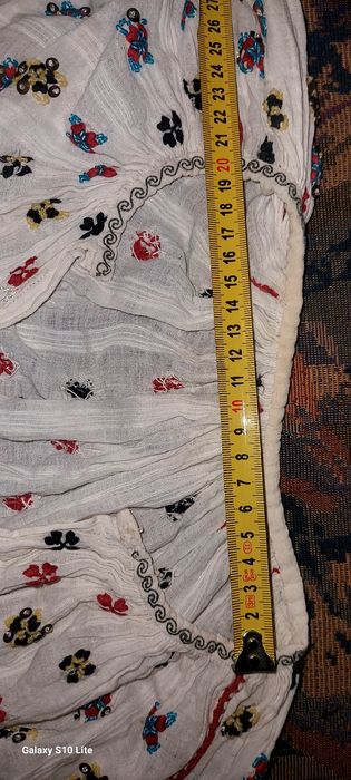 Ie tradițională veche, cusuta manual cu margele și paiete