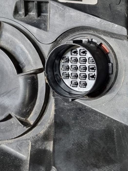 Far Stanga Land Rover Discovery Sport 2014 - 2019 SUV 4 Usi (1244) Fara xenon