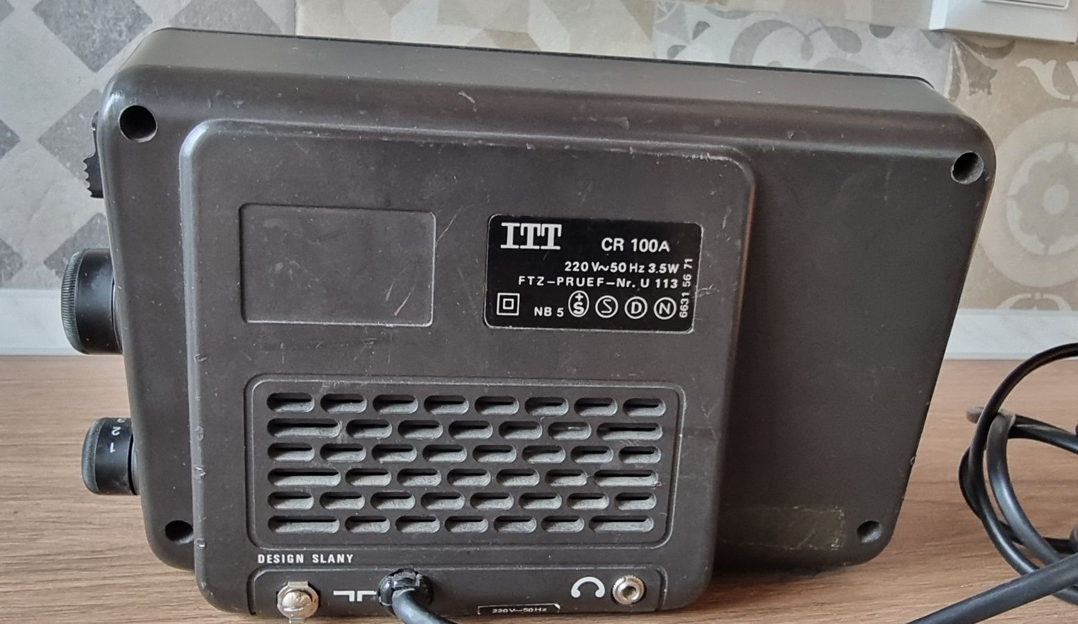 Радио ITT CR 100A