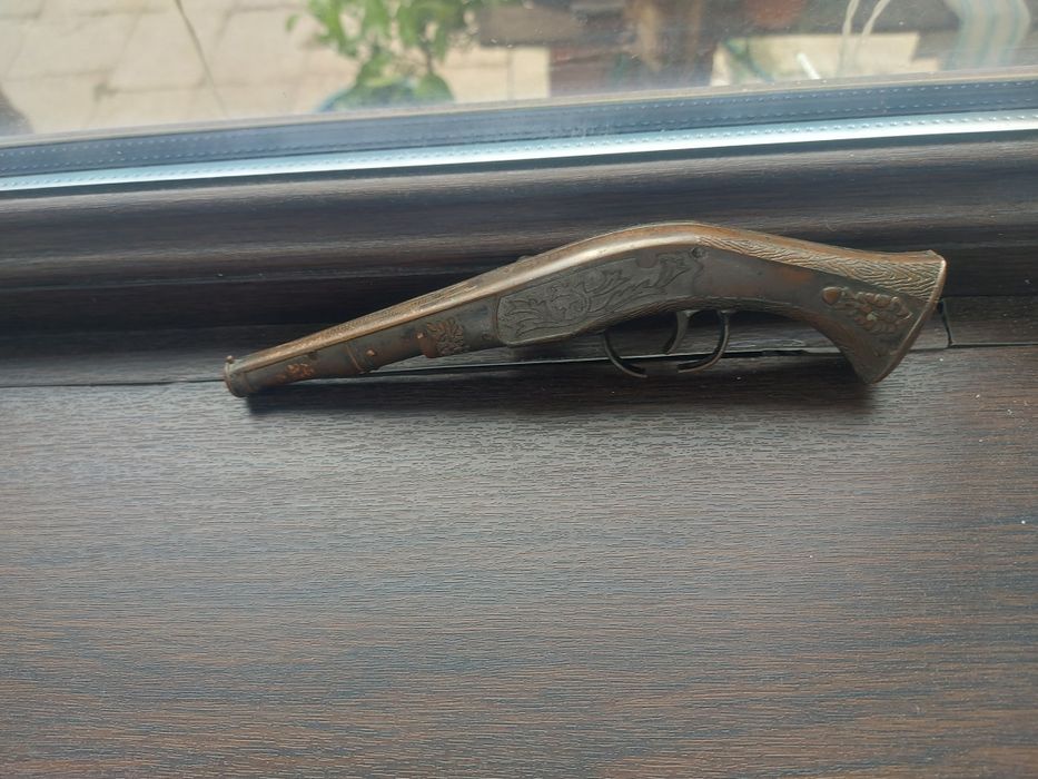 Bricheta în forma de pistol nu mai merge tragicul