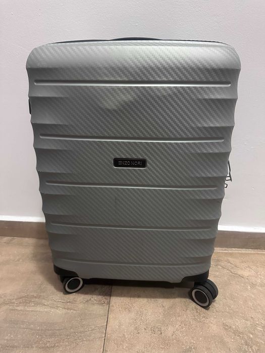 Куфар на колелца