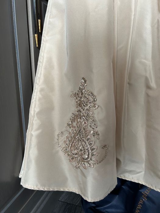 salopeta de ocazie cu trena