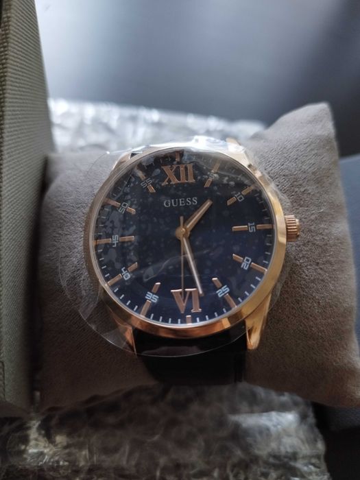 Guess nefolosit cu garantie doar 550 lei