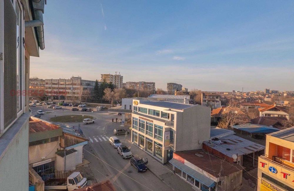 Продава се Тристаен апартамент в Добрич, Център - 136 кв.м за 1081 €/кв.м - Снимка #11