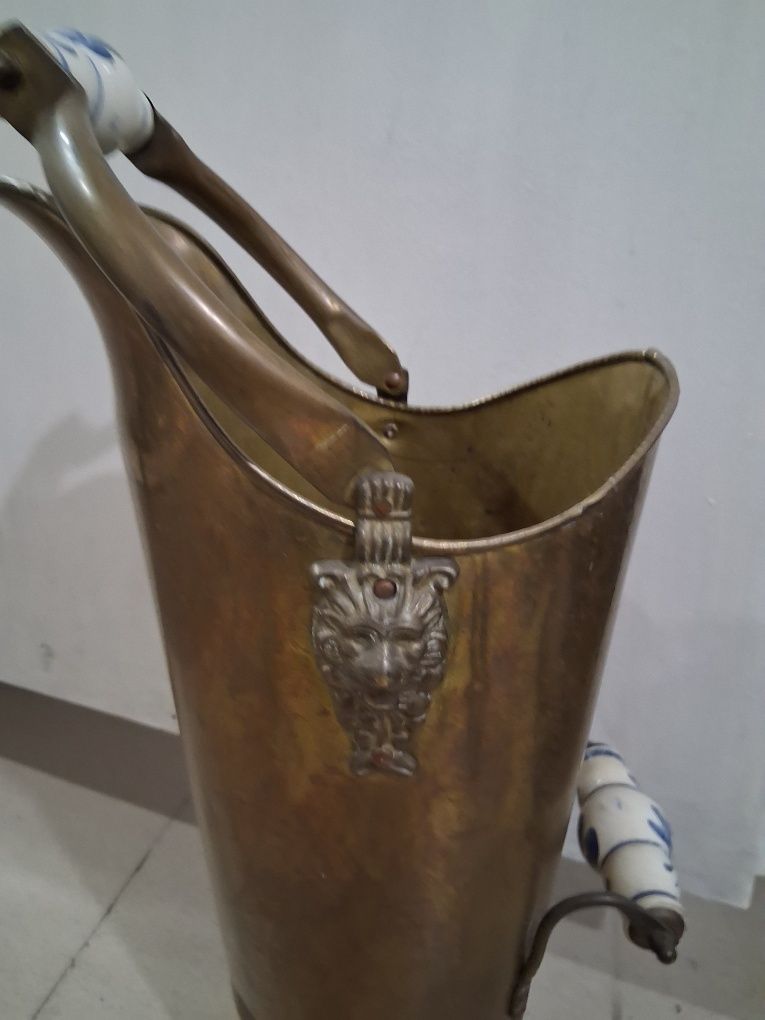 Стара стойка за чадъри.