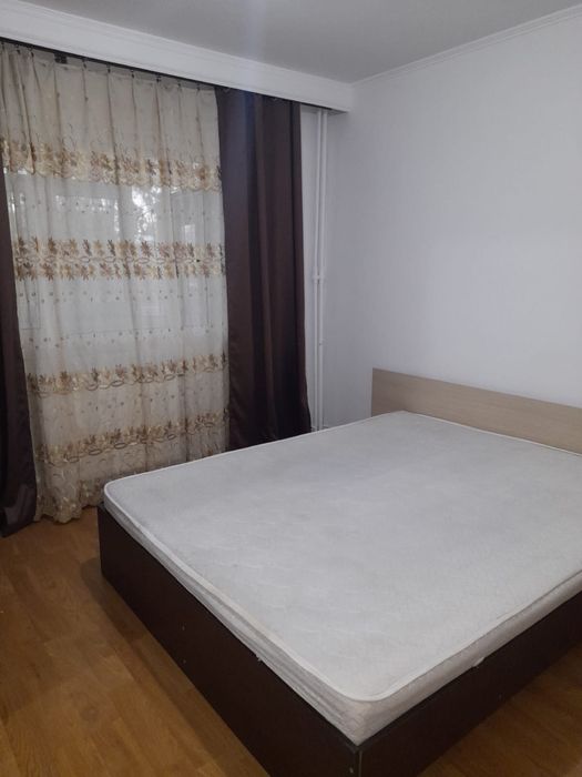 Inchiriez apartament 2 cam