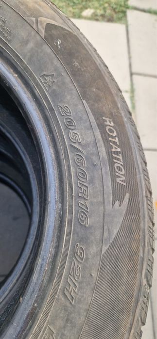 Vand 4 cauciucuri 205 60 r16 300 lei