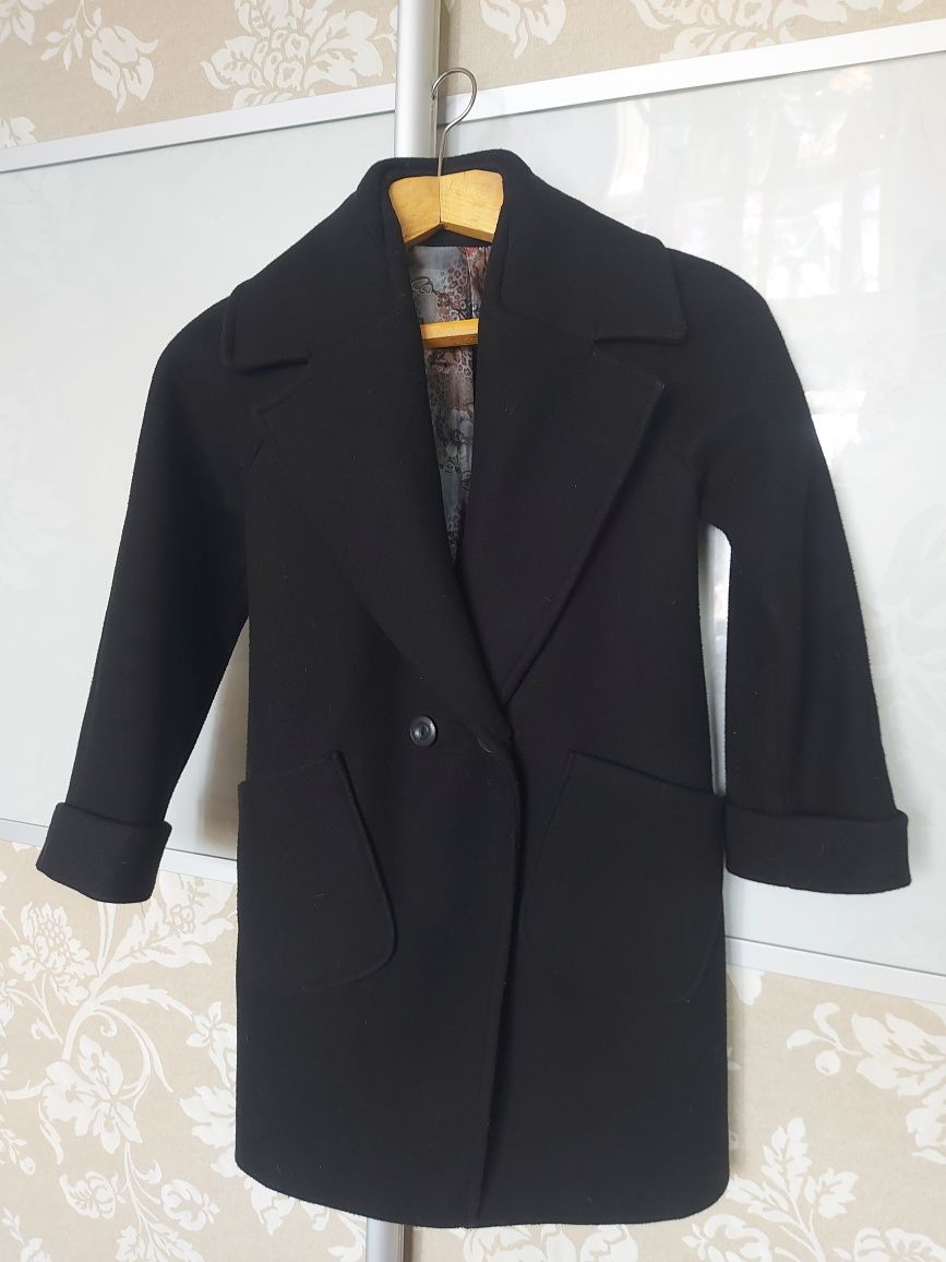 Срочно продам чёрное женское пальто