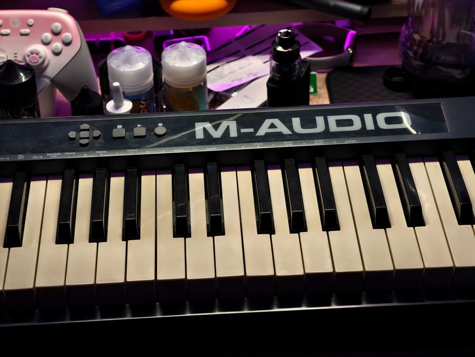 MIDI клавиатура M-AUDIO keystation 61 синтезатор 61 клавиш миди для пк