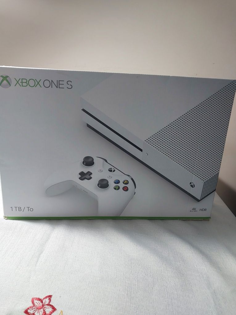 Xbox one S 1TB (citeste descrierea)