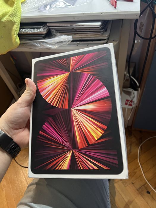iPad Pro 11” (Gen 3) M1 128 GB, Wi-Fi + 5G bat 92%