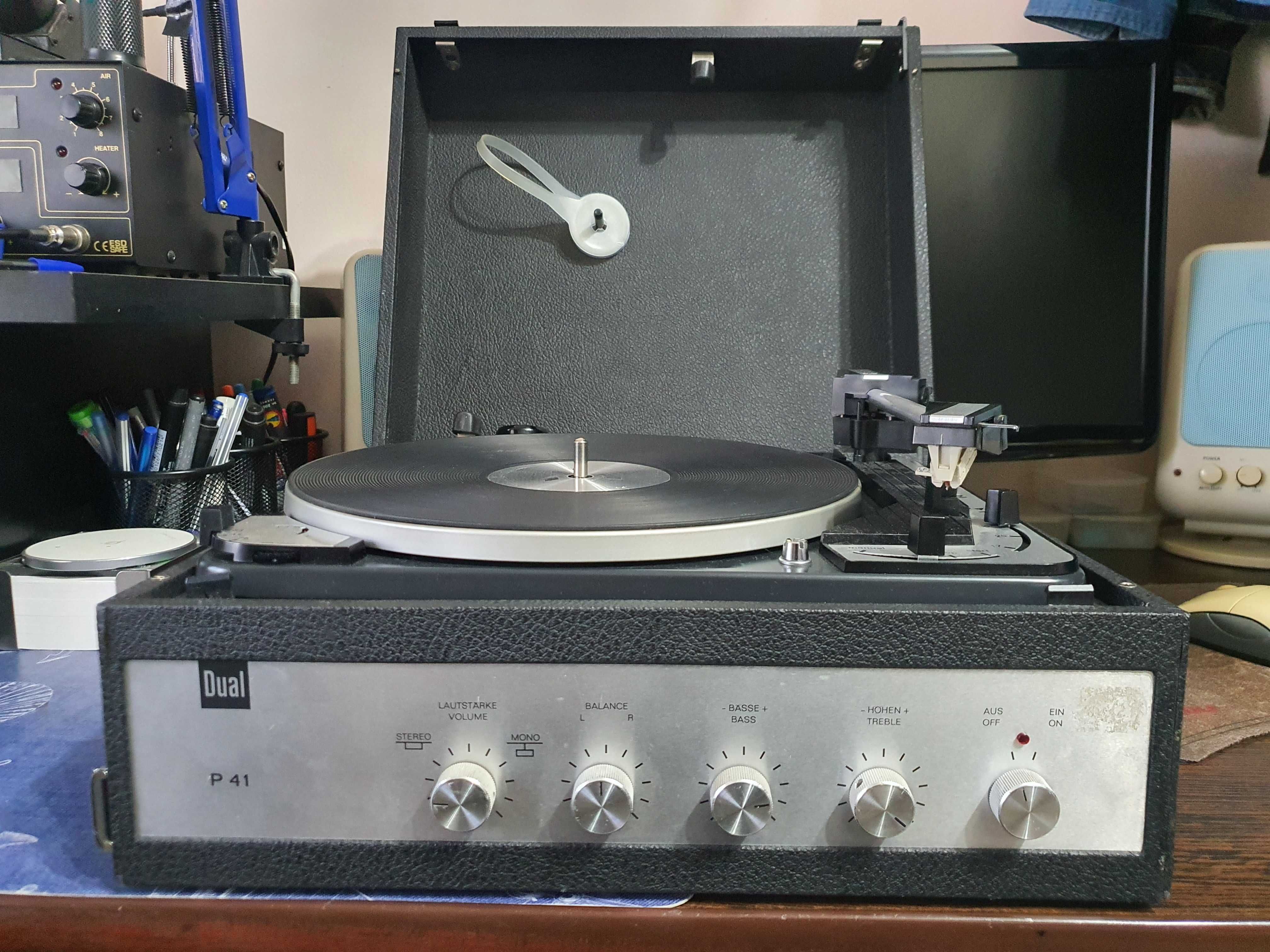 Pick-up stereo DUAL 1010, cu amplificare și complet automat