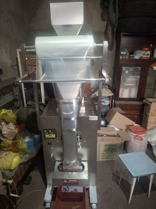 Продаю Вертикальная фасовачная  машина