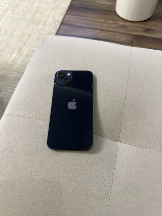 Продавам iphone 14 черен ба цвят