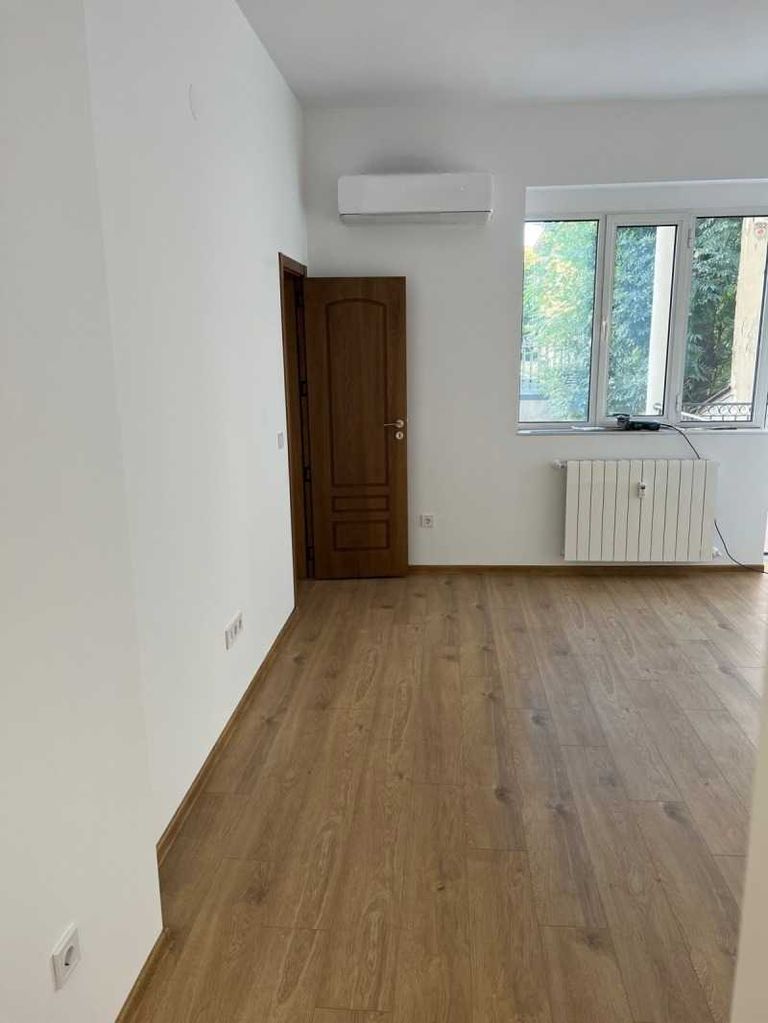 Дава се под наем Четиристаен апартамент в София, Докторски паметник - 108 кв.м за 1275 € - Снимка #2