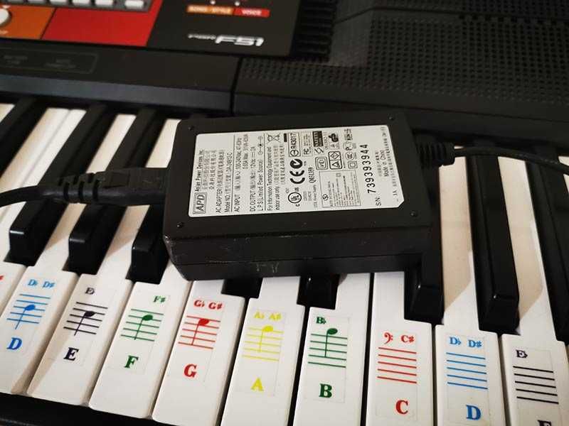 синтезатор клавир YAMAHA PSR-F51 пиано с 5 октави