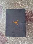 Vând Air Jordan 1 Mid Orange