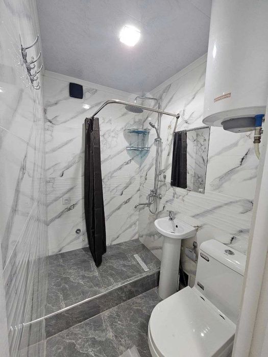 SHota Rustaveli hududida  kvartira zudlik bilan sotiladi!