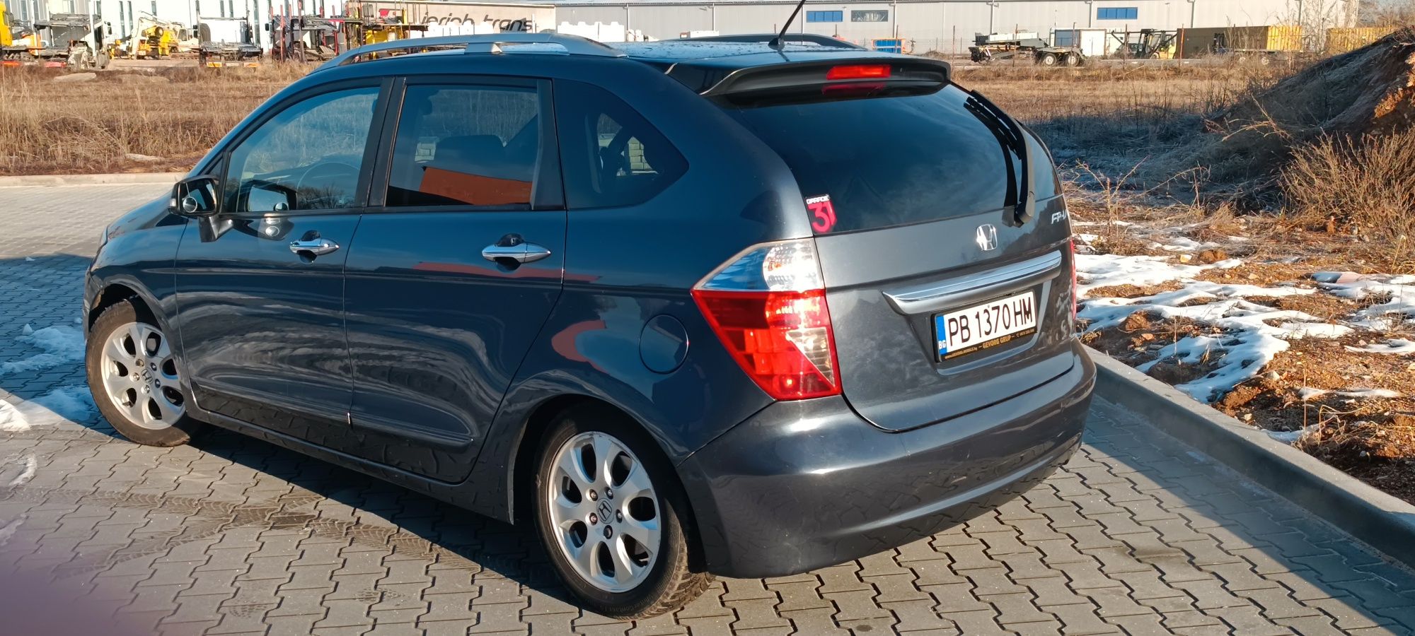 Honda FR-V minivan