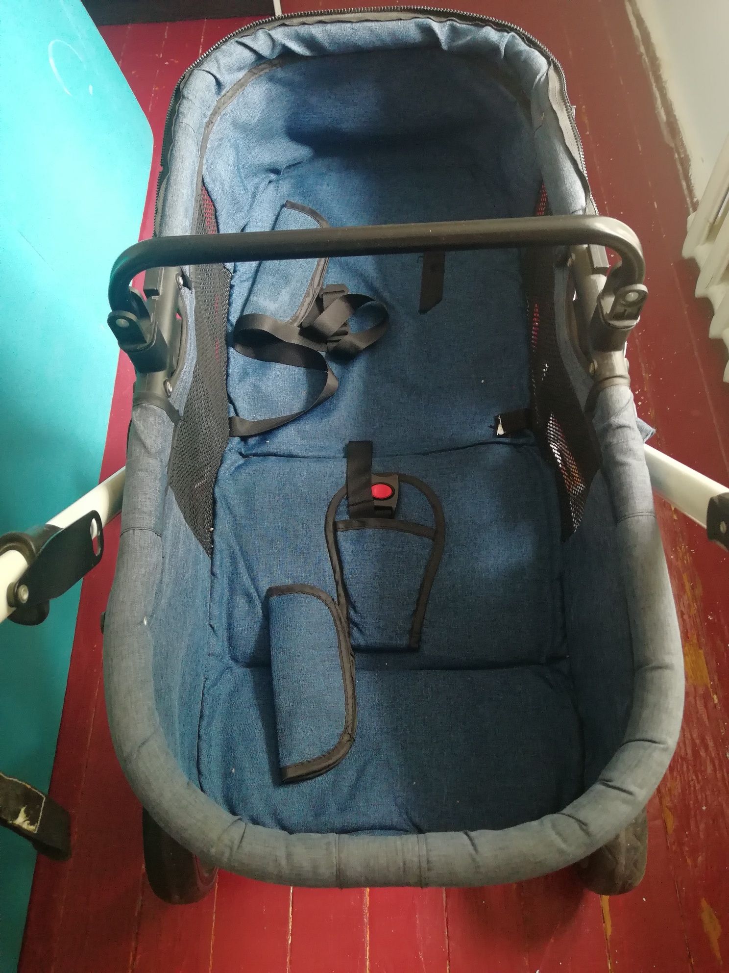 Манеж, коляска, накладка для туалета для детей