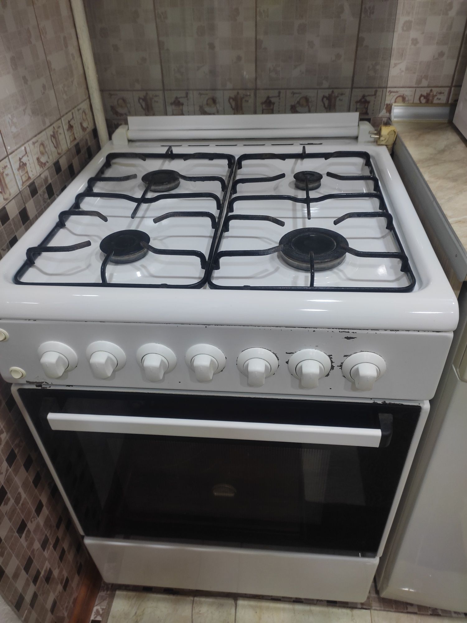 Газ плита б/у продаю