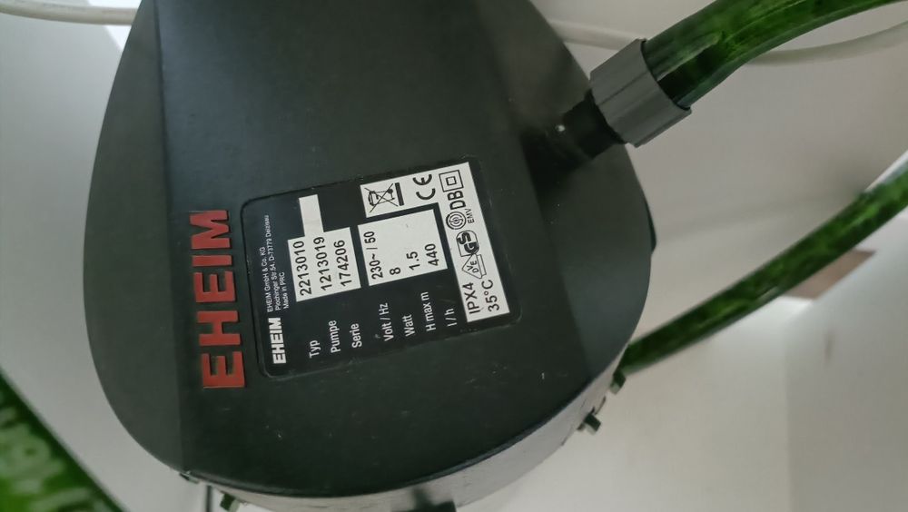 Vând acvariu de 45 L