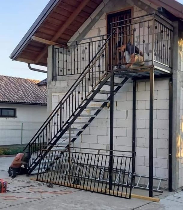 Scari metalice zincate