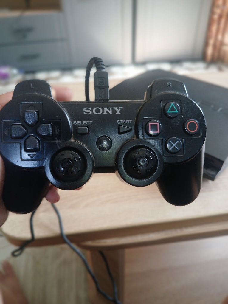 Vând  sau schimb ps 3 funcțional