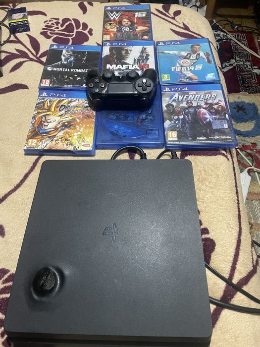 Ps4 slim cu 1 maneta 6 jocuri