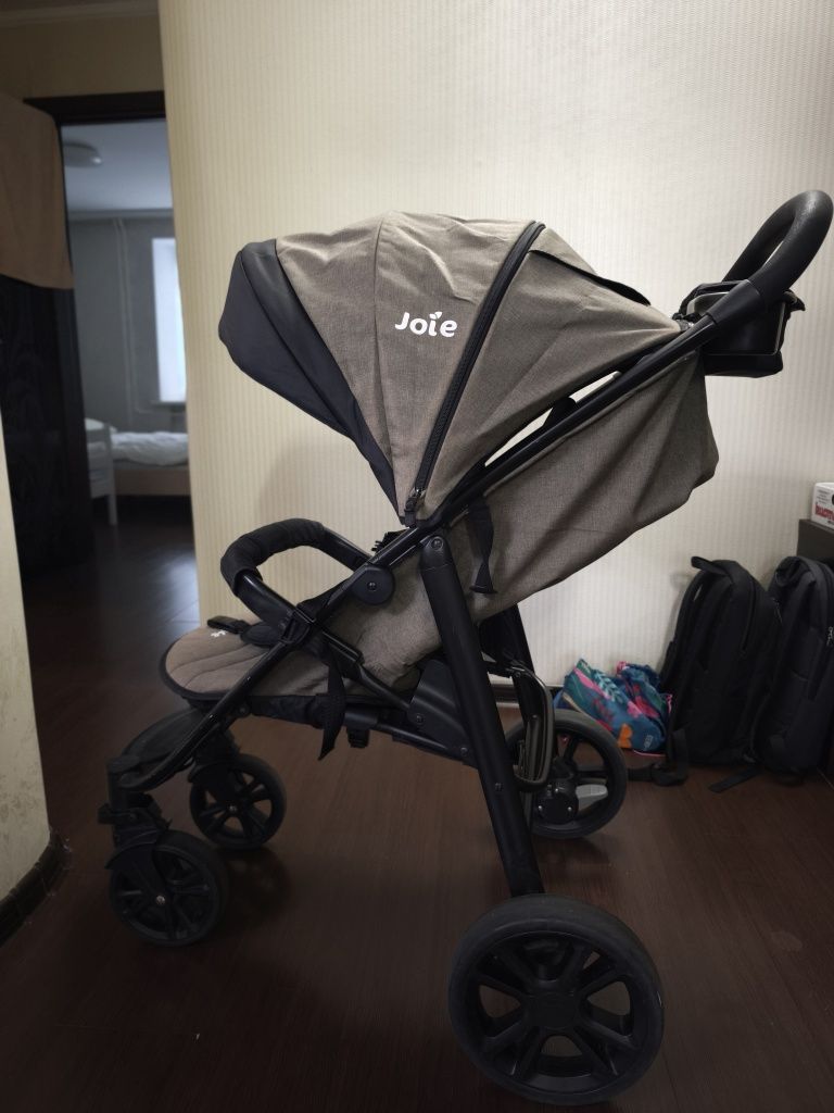 Joie Litetrax 4 — прогулочная коляска 2-в-1, отличное состояние