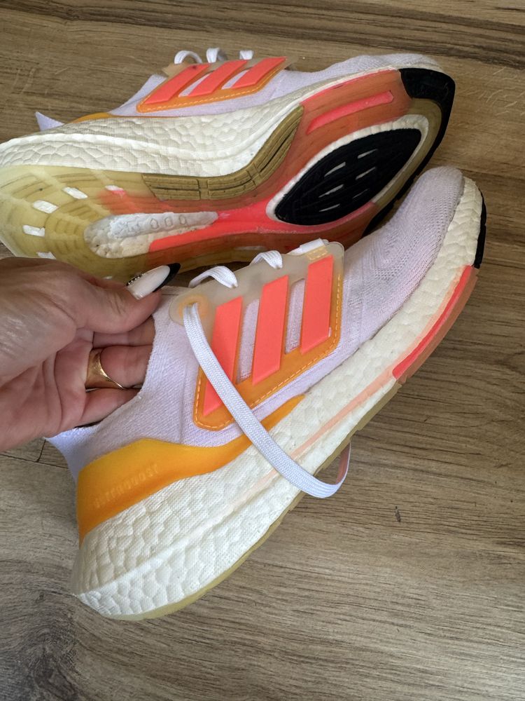 Оригинални маратонки Adidas UltraBoost 22! 40 н