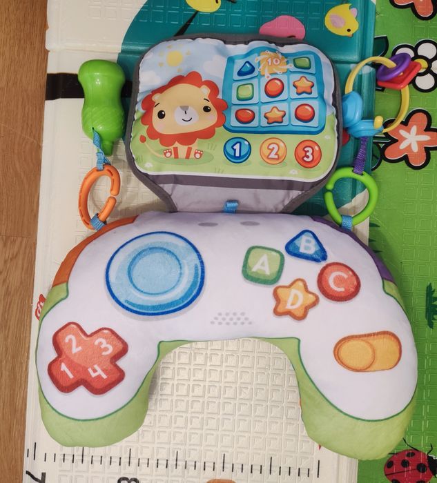 Възглавница за игра по коремче Fisher price