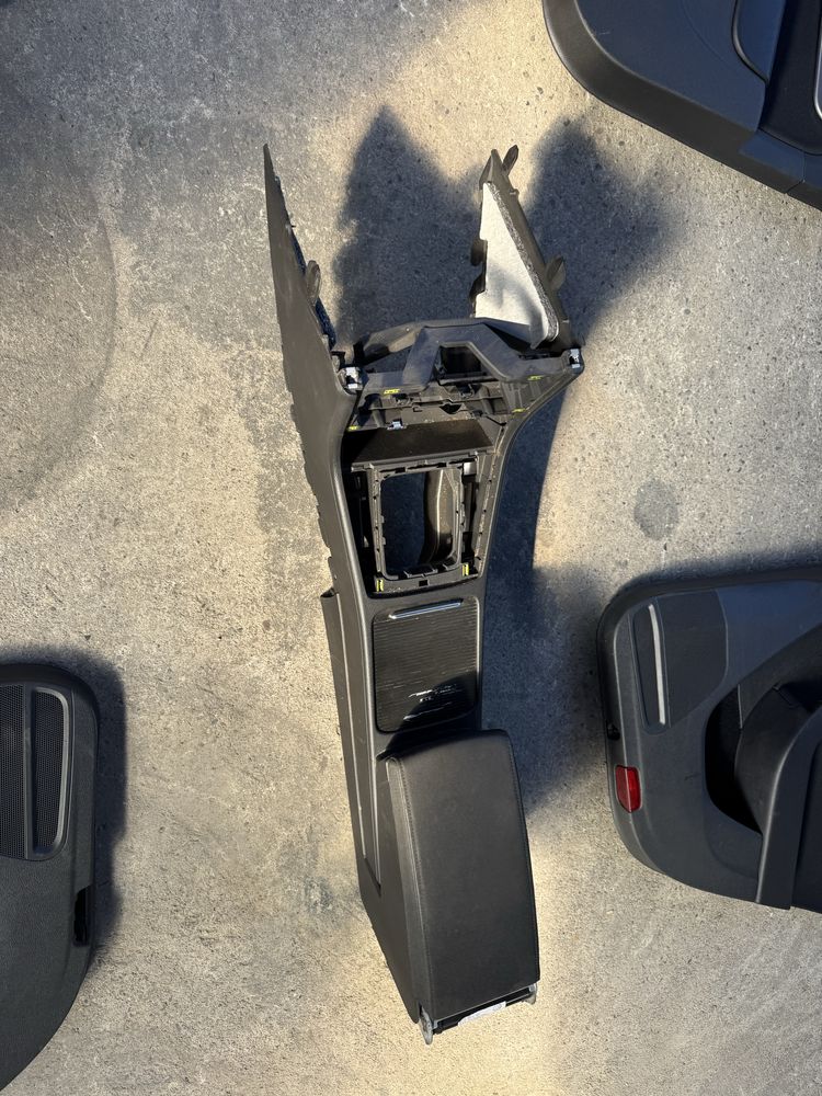 Fete usi fata spate stanga dreapta de ANGLIA cotiera pt vw passat b7