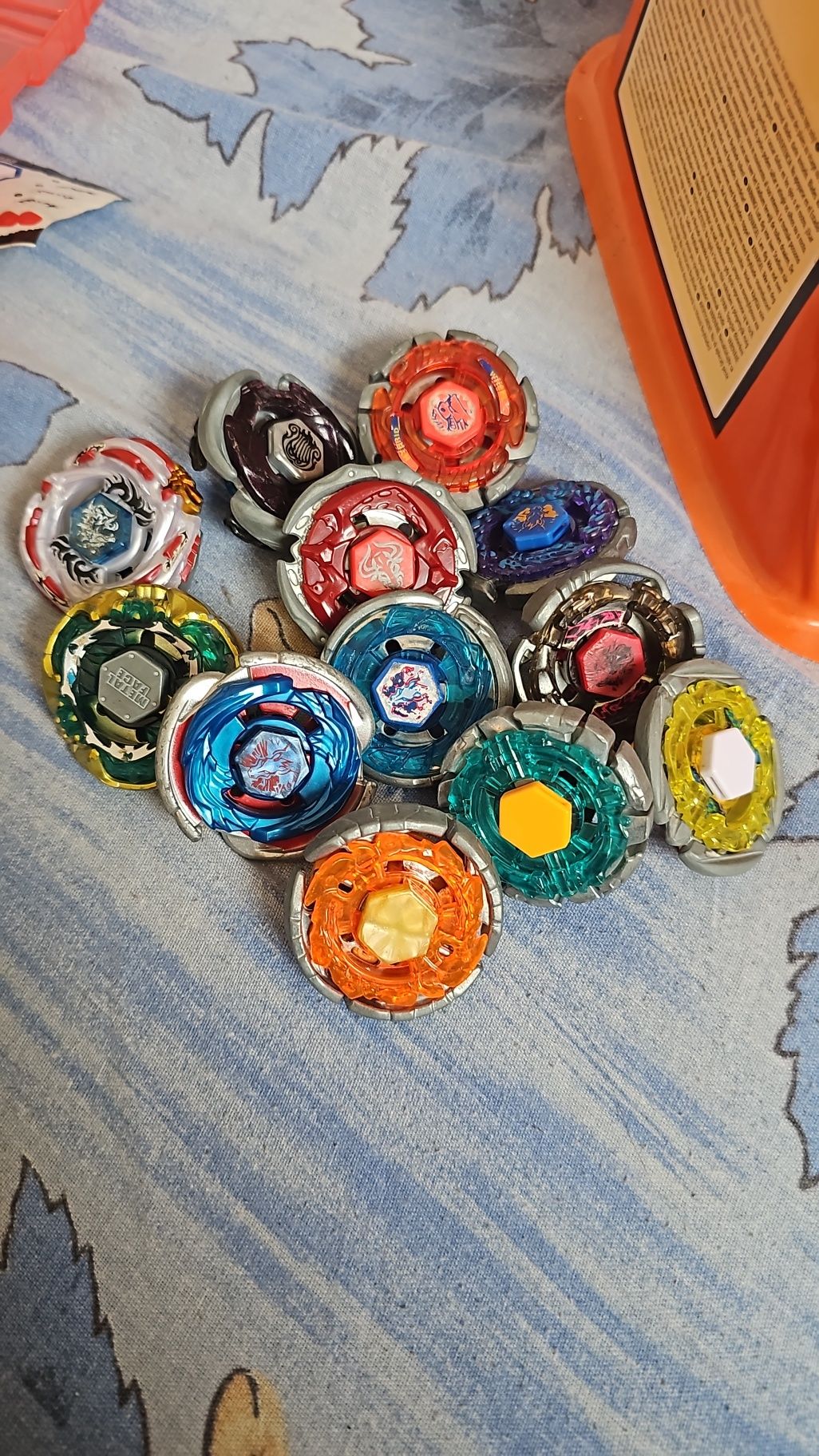 Colectie Beyblade 100+