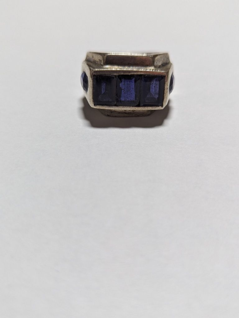 Vand inel masiv, vintage, argint cu safir sau iolit